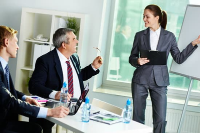 30 useful phrases for presentations in English