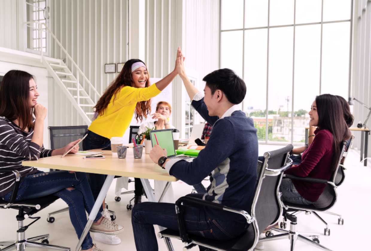 What can you gain from a Business and Professional English 25+ course?